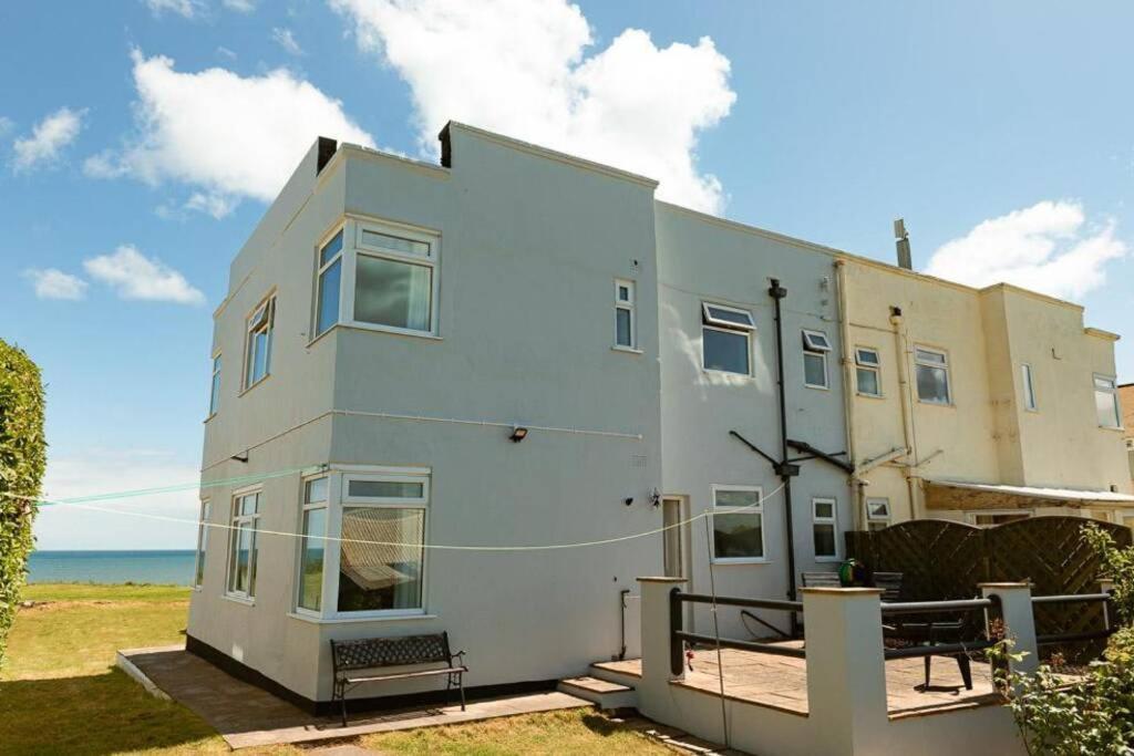 Beachfront Apartment - Ground Floor Apartment With Sea Views, Next To The Beach, Bridlington, North Yorkshire Bessingby 외부 사진